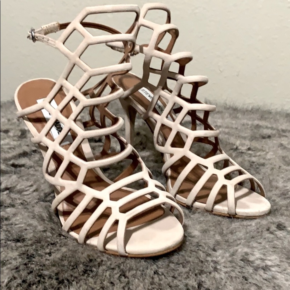 Steve Madden Beige Heels (Size 6.5)